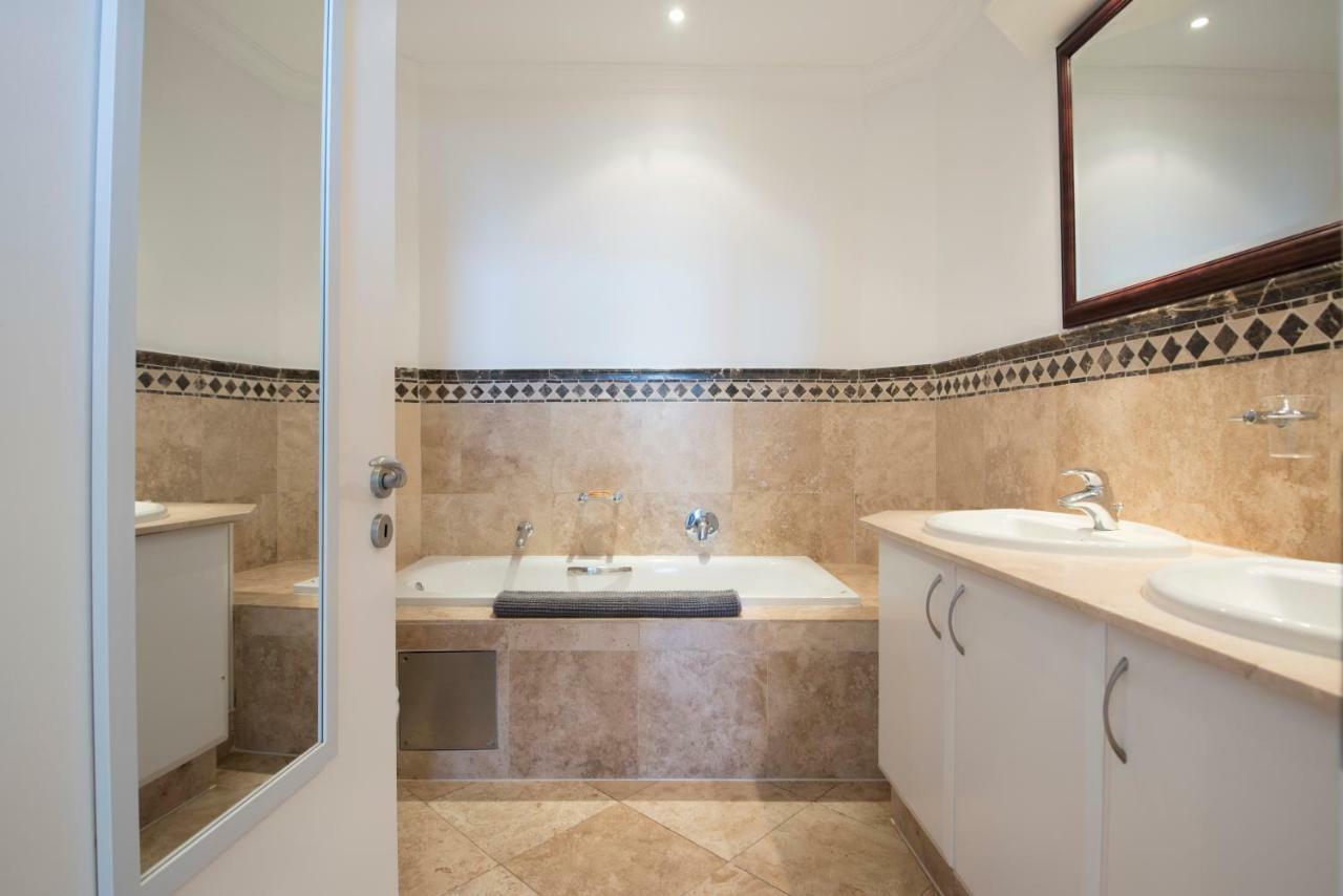 702 Oyster Schelles Appartamento Durban Esterno foto